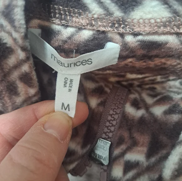 Geometric Patterned Pullover - Picture 2 of 5